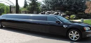Reasons Why You Might Need to Hire a Limousine Service
